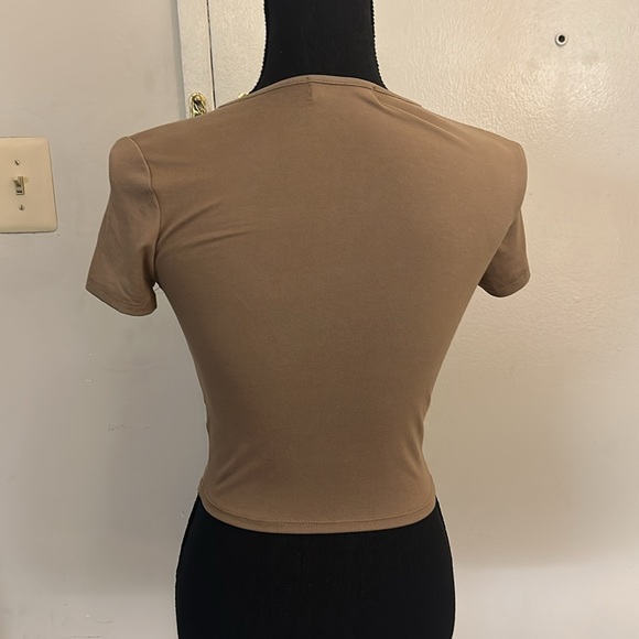 🤎Fitted Tee🤎 - Picture 4 of 6